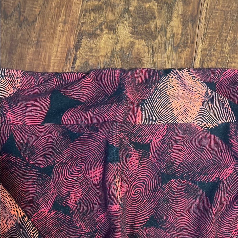 LuLaRoe Women’s/Girls Patterned Leggings. One size. - Picture 7 of 8